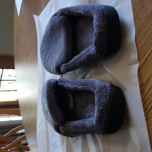 Men's Totes Slip on Slippers, Grey, size 13-14. Worn once. - Picture 4 of 5